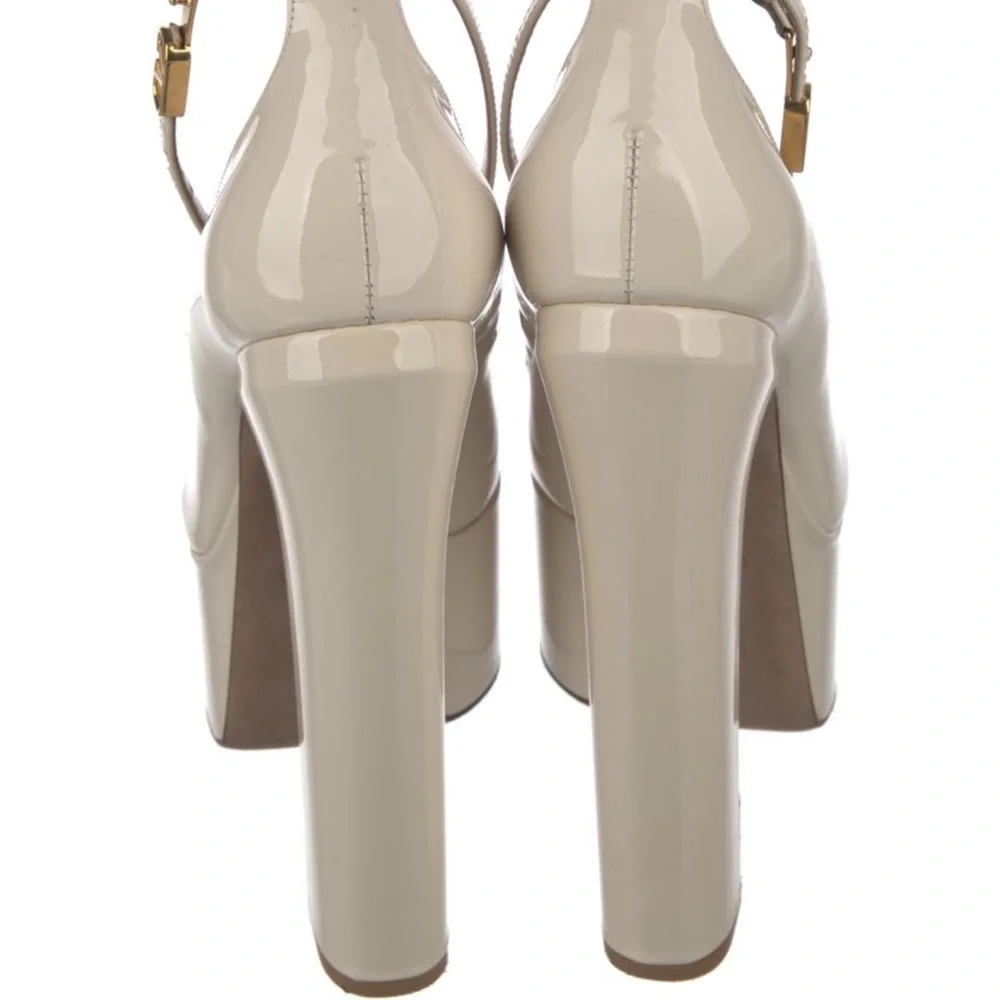 Valentino Garavani Cream Platform Pumps - Picture 4 of 5